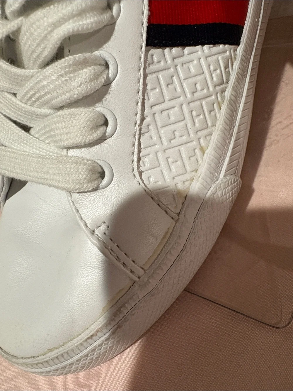 Tommy Hilfiger classic white